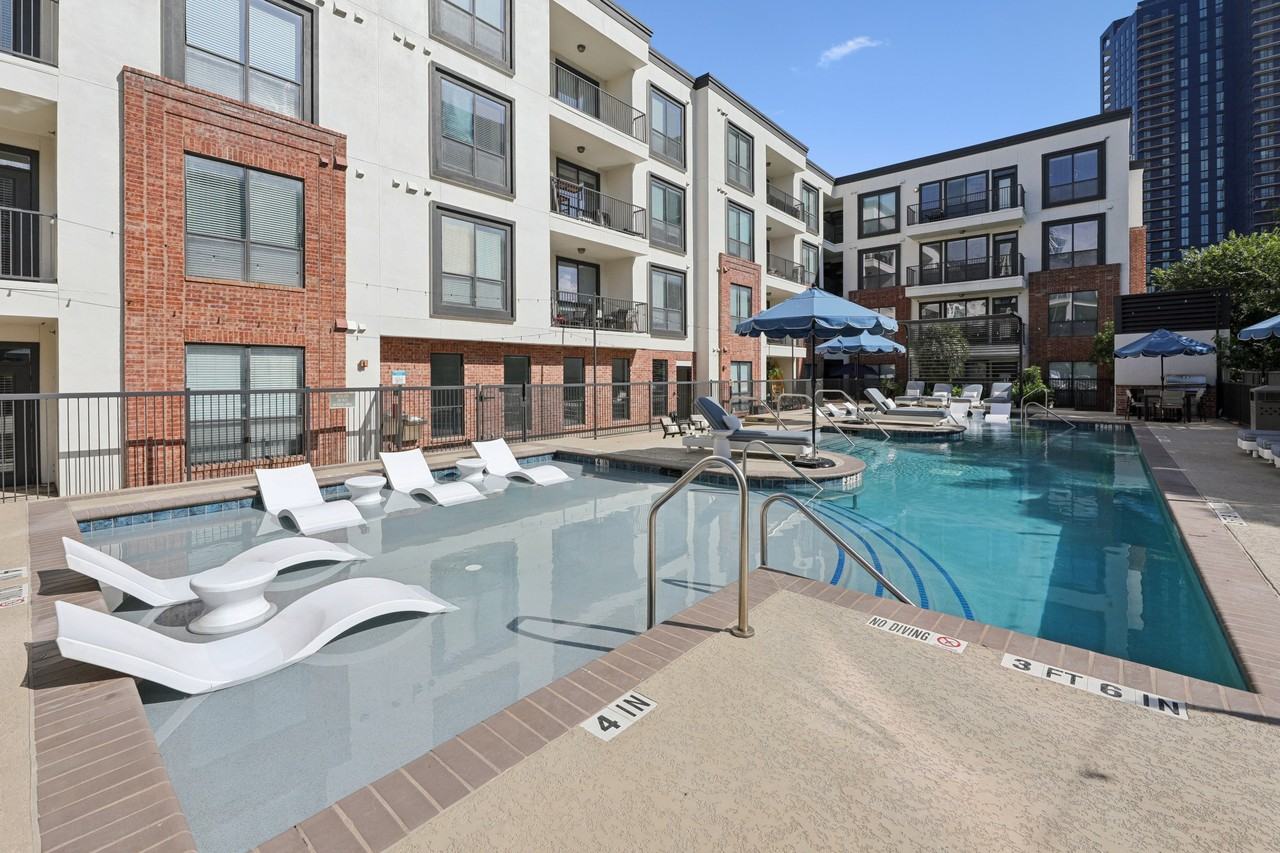 The Beverly at Medical Center - Photo 3 of 25