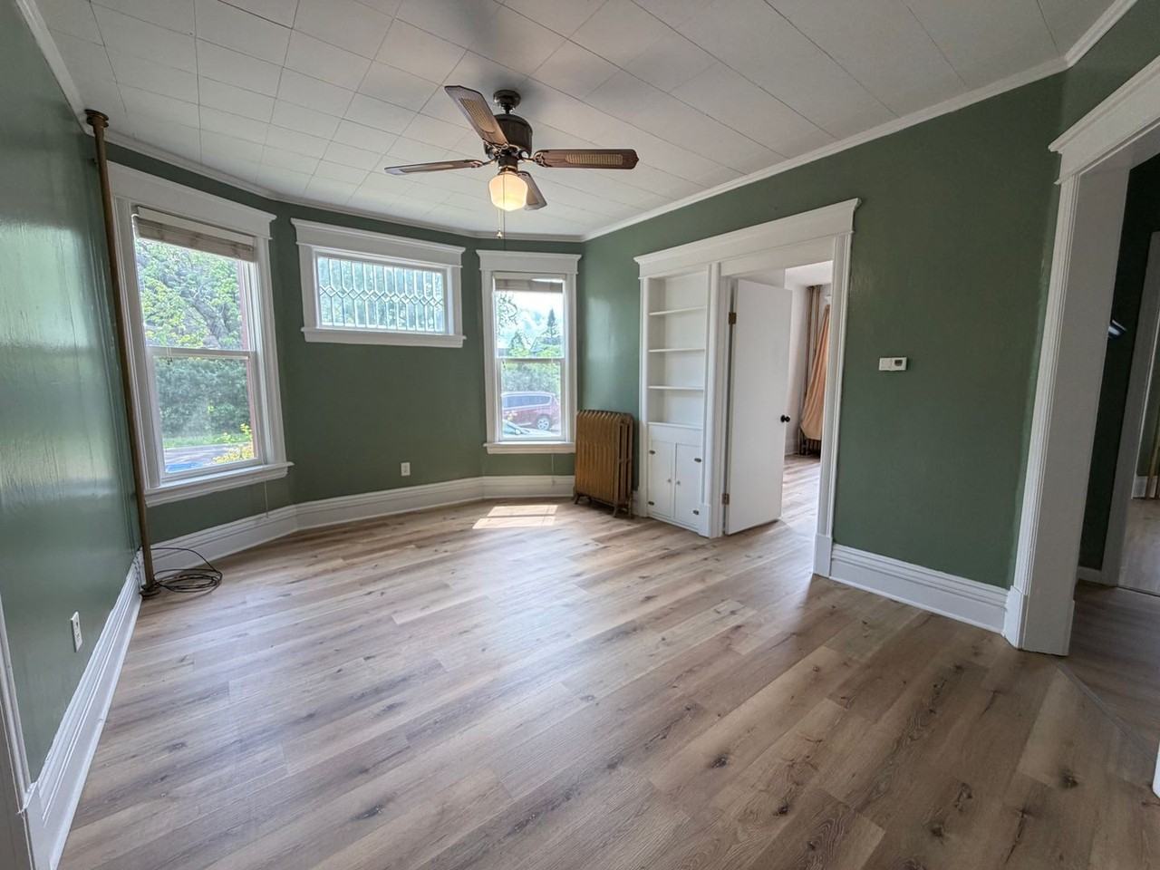 1128 Hammond Ave #1 - Photo 3 of 27