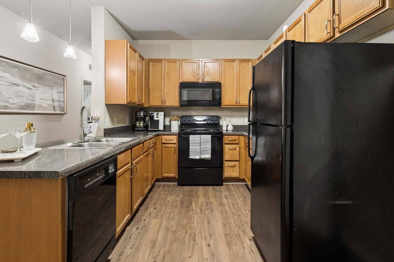 Avalon Apartments - Photo 4 of 38
