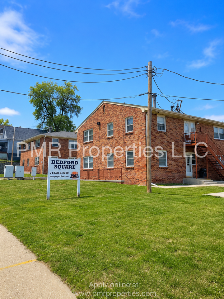 Bedford Square Apartments - Photo 7 of 11