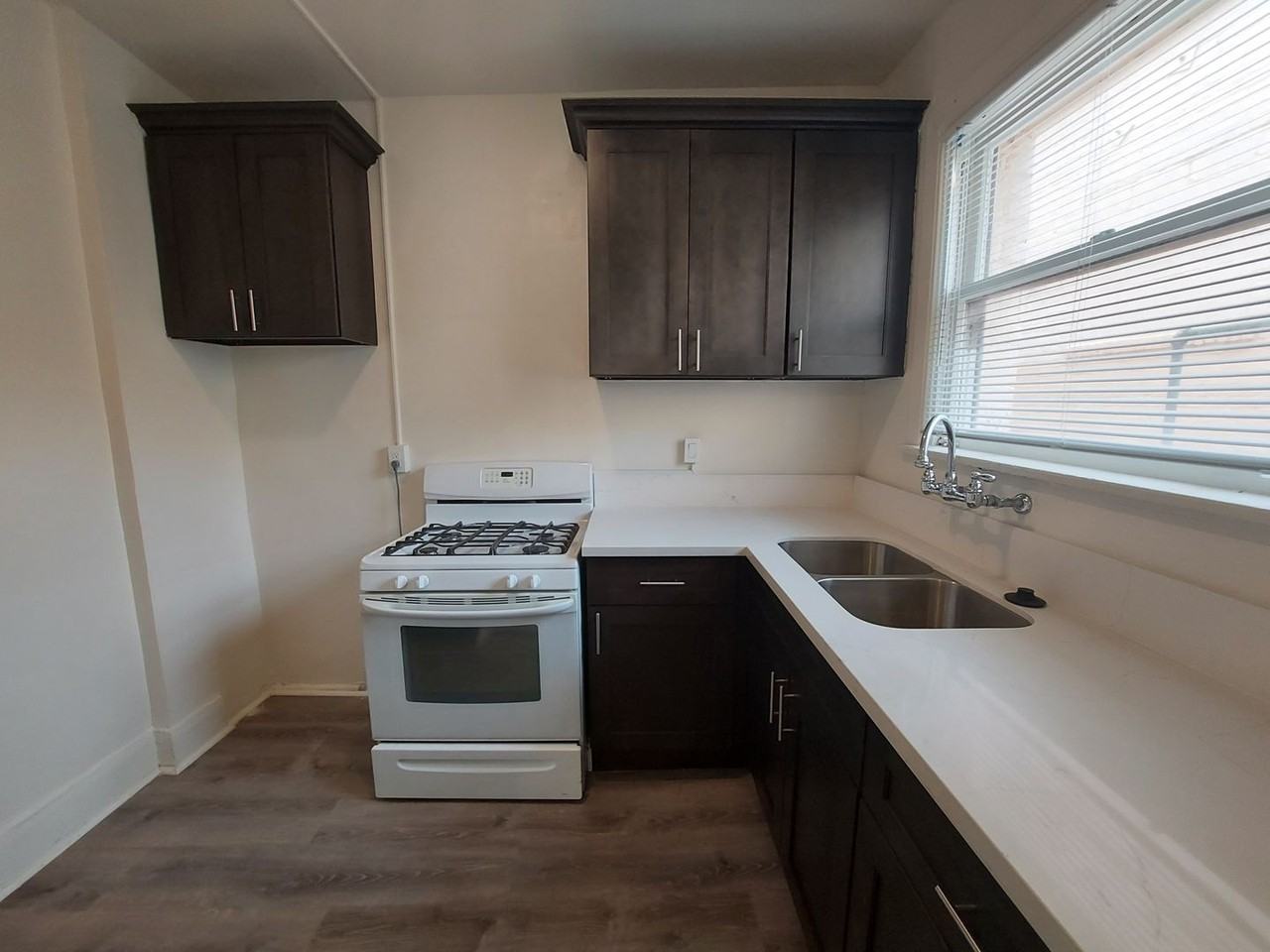 1800 North La Brea Ave - Photo 3 of 14
