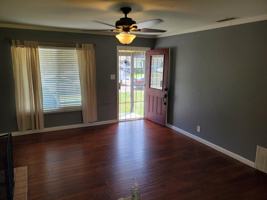 featured image of 213 W Norwich Dr