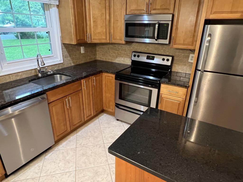 7723 Marthas Ln - Photo 5 of 22