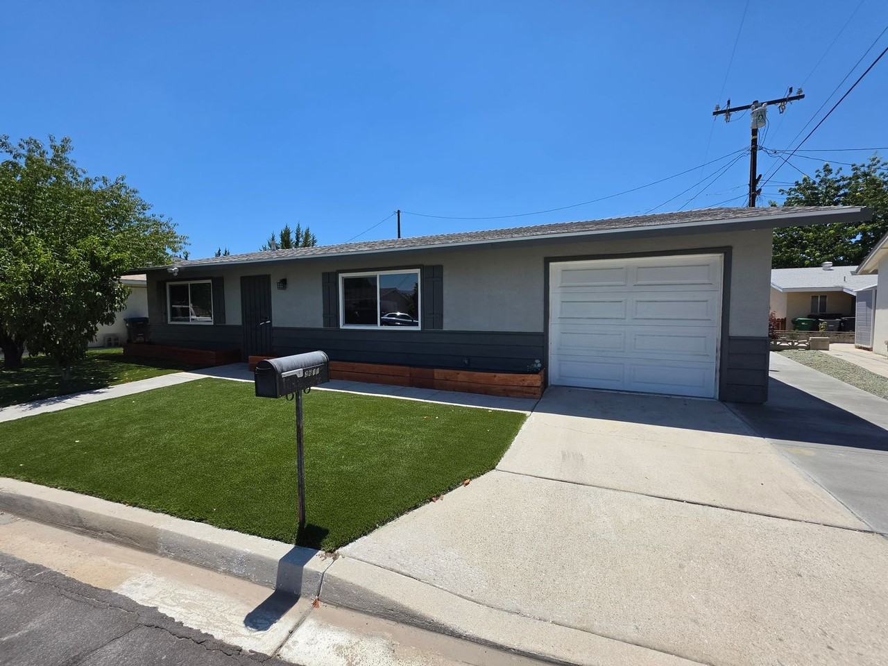 26111 Doverwood Pl - Photo 2 of 19