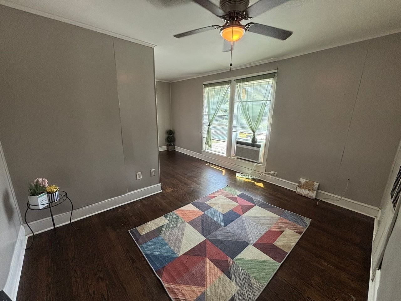 1114 S Aspen - Photo 4 of 48
