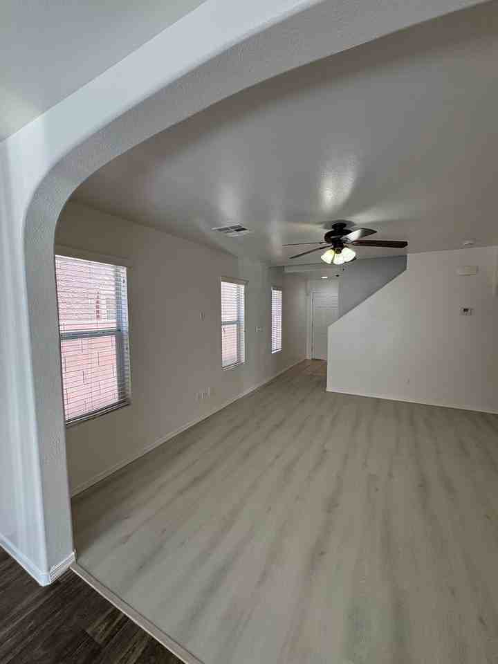 8014 Torremolinos Ave - Photo 2 of 14