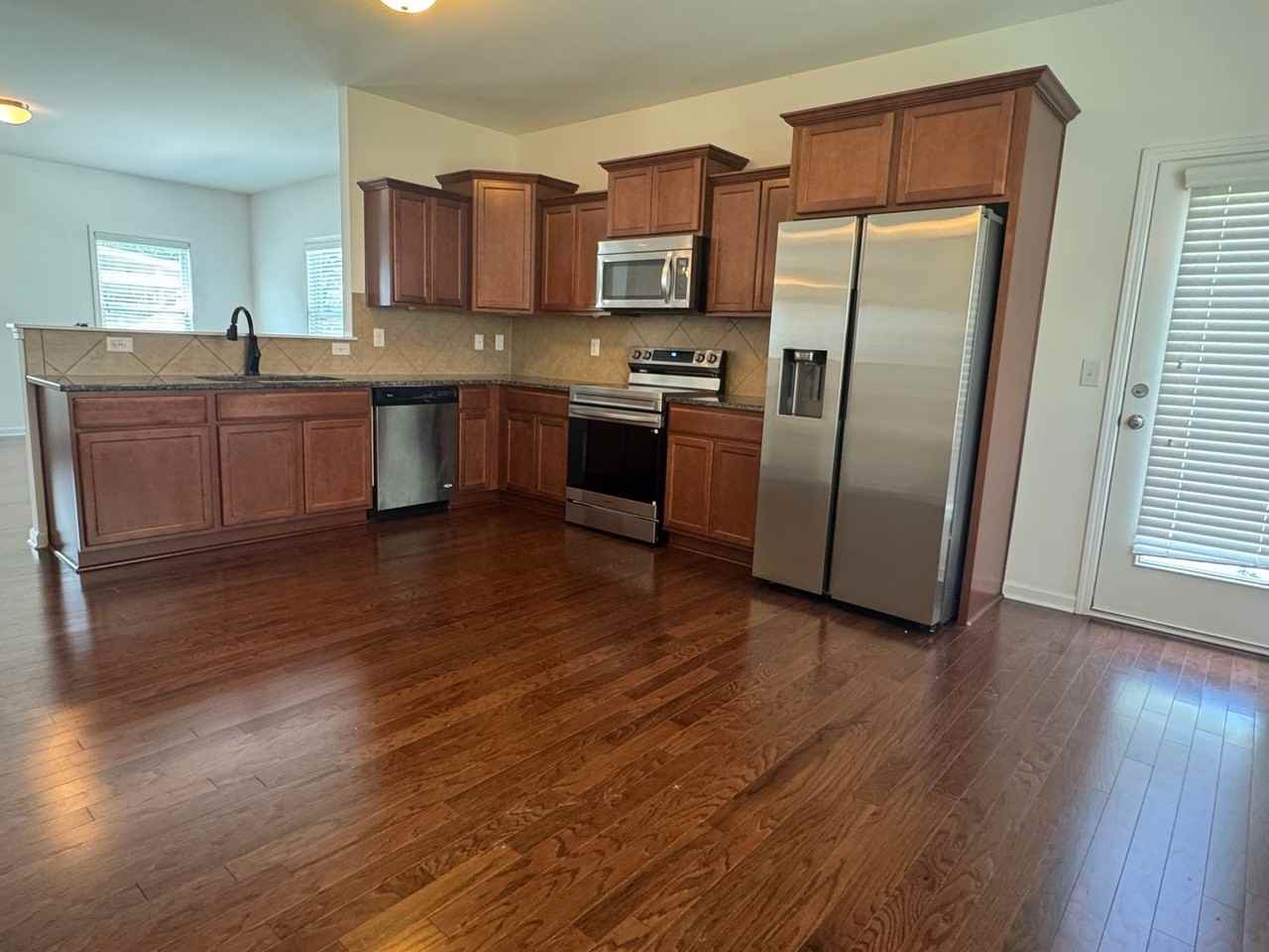 1507 Kellys Landing Dr - Photo 7 of 29