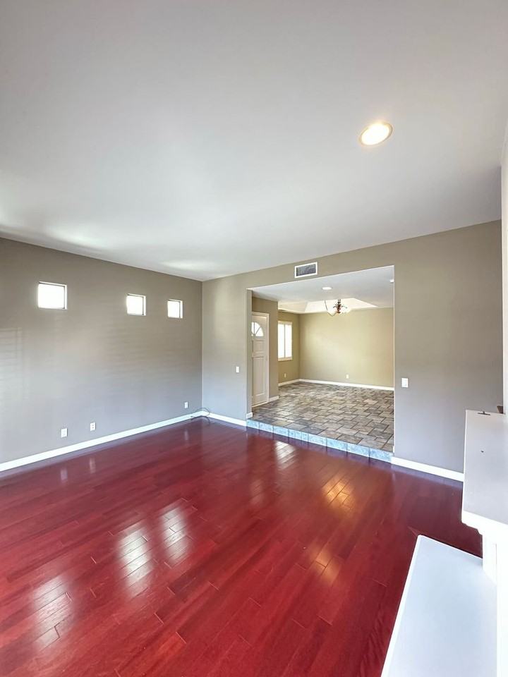 220 15th St - Photo 2 of 30