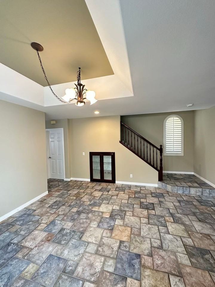 220 15th St - Photo 5 of 30