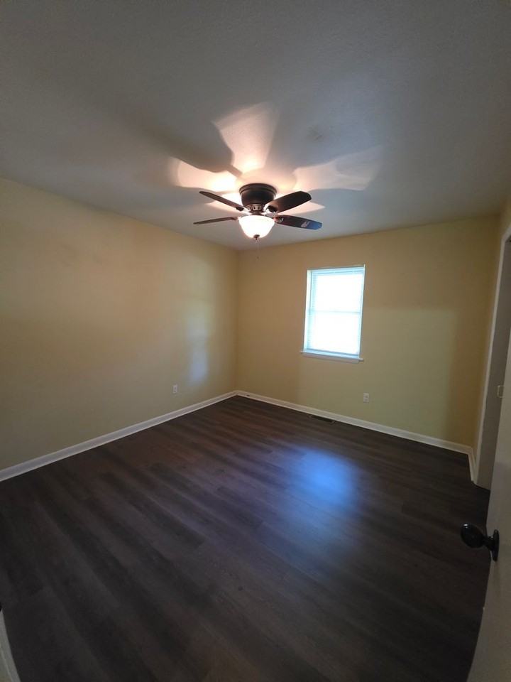 308 E Gum St - Photo 7 of 17