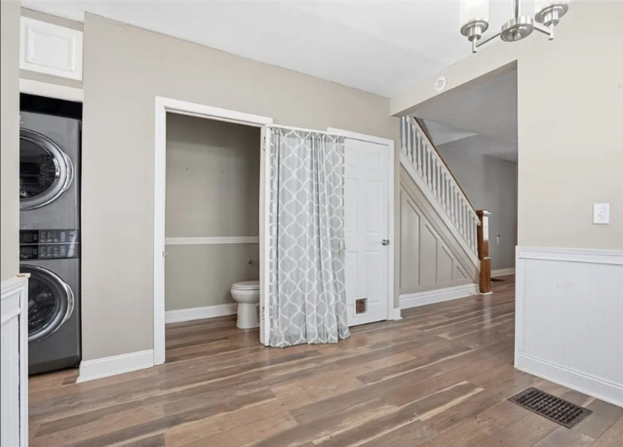 233 Edith St - Photo 6 of 17