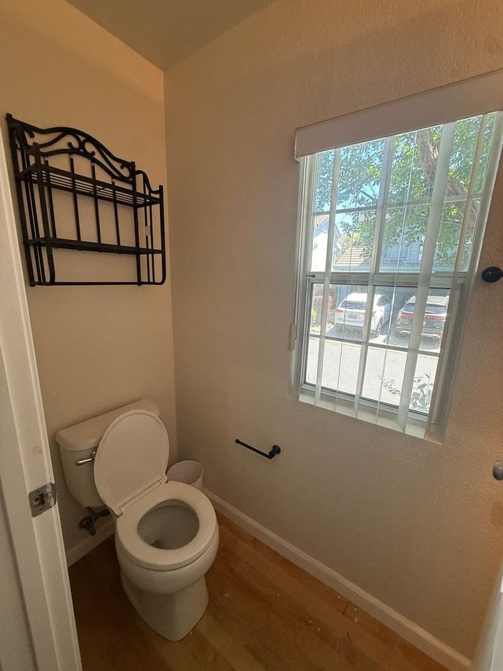 9558 Dominion Wood Ln - Photo 7 of 13