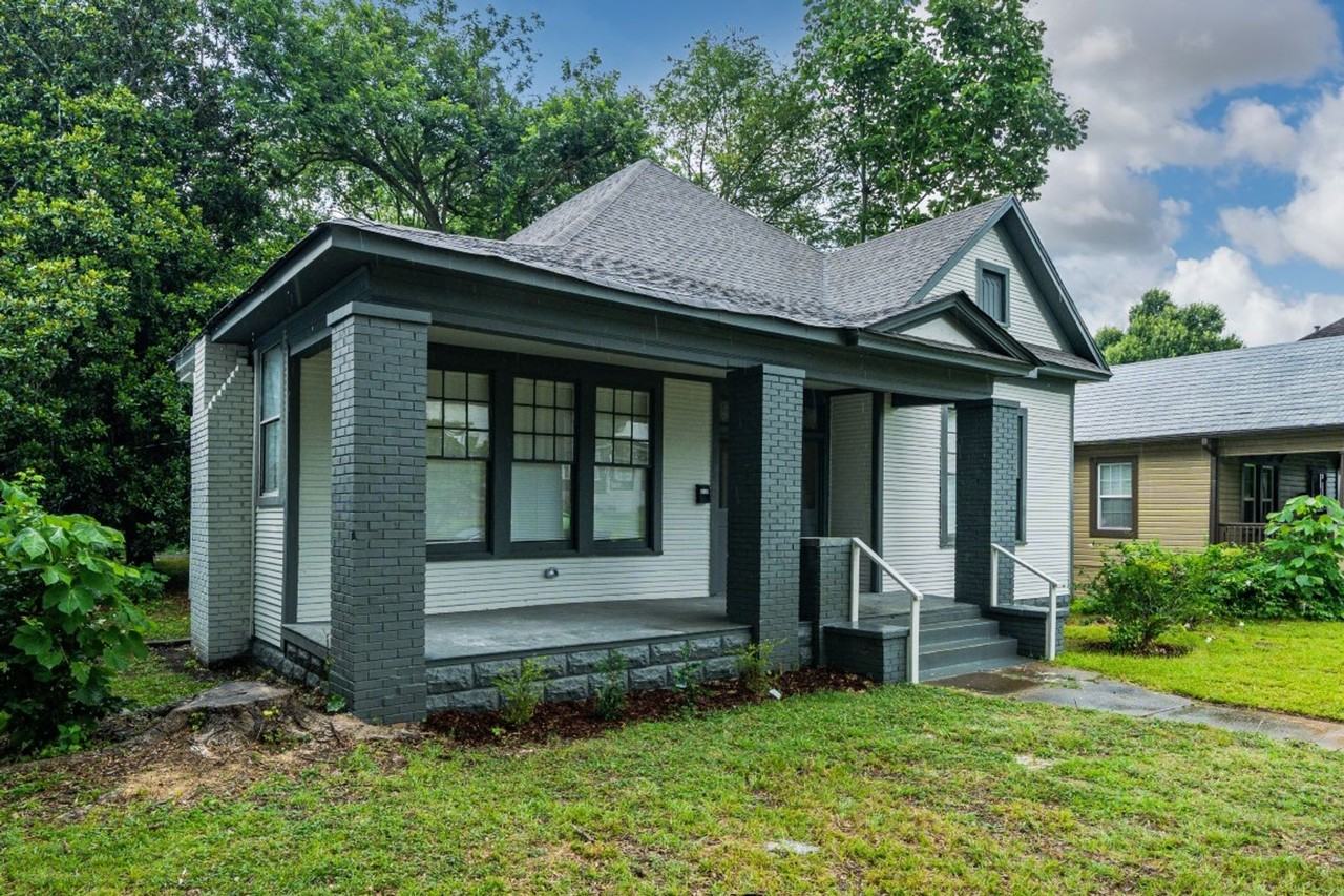 1715 Berkley Ave - Photo 3 of 23