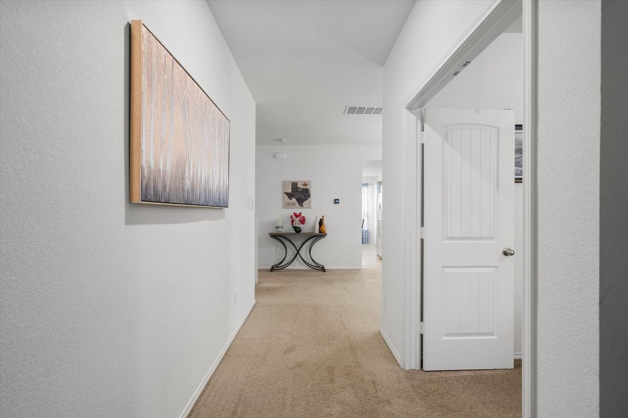 1208 Ravenside Cv - Photo 5 of 39