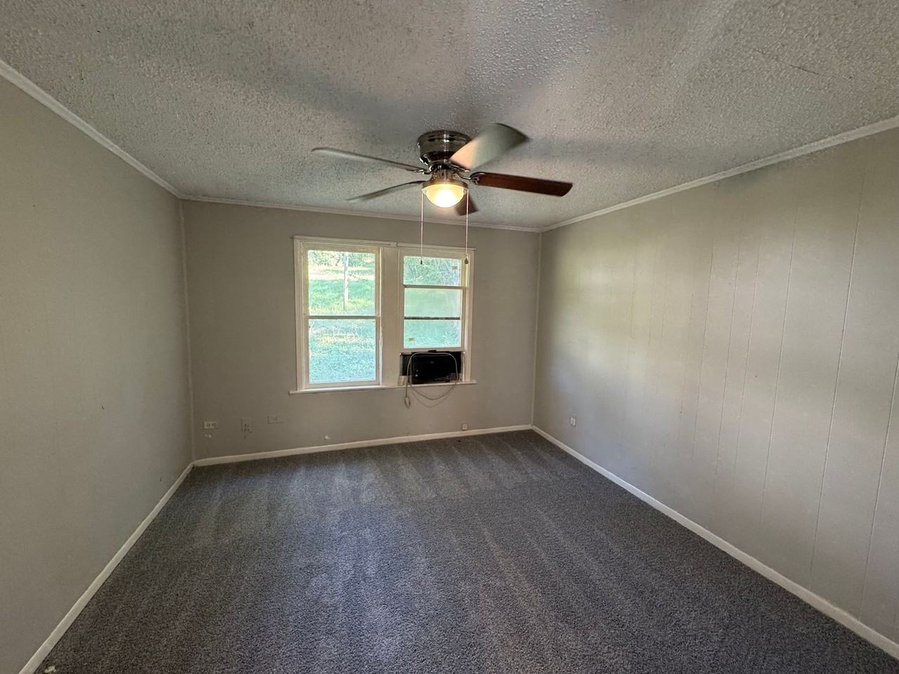 13700 Woodway Dr - Photo 5 of 6