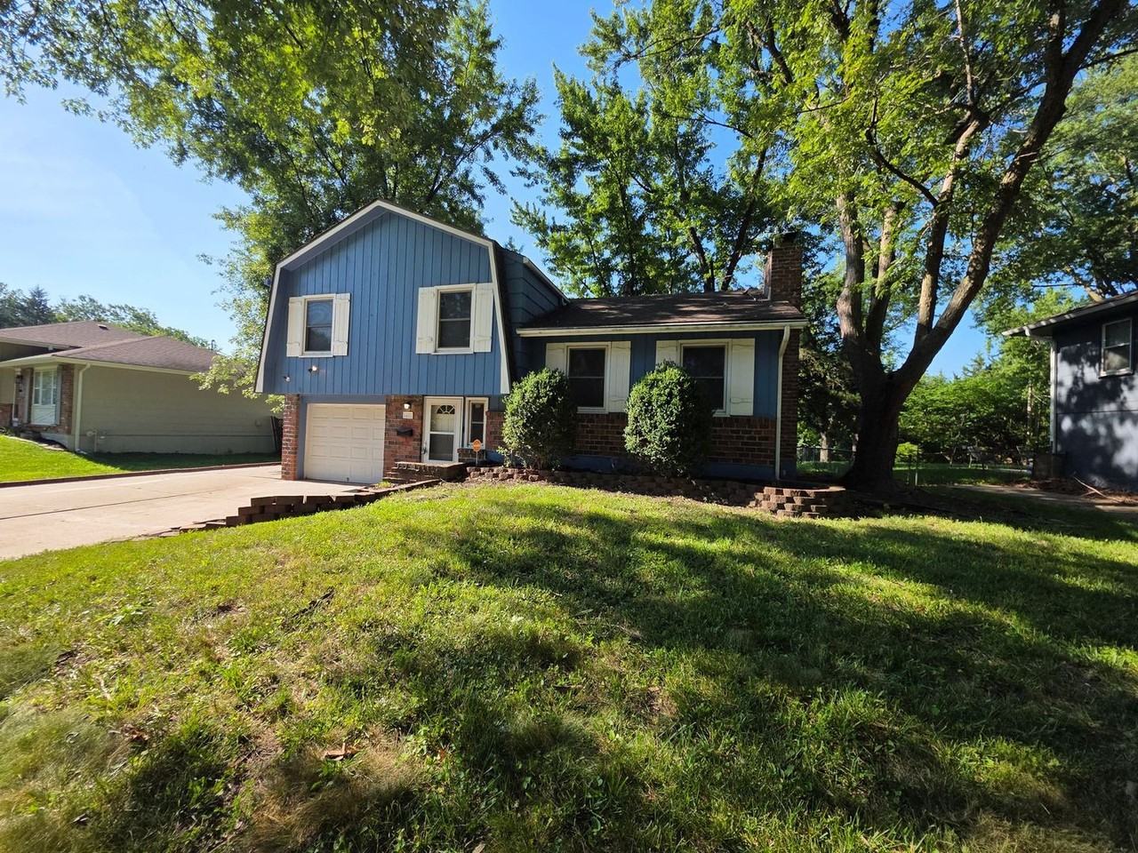 6401 E 120th Ter - Photo 2 of 16