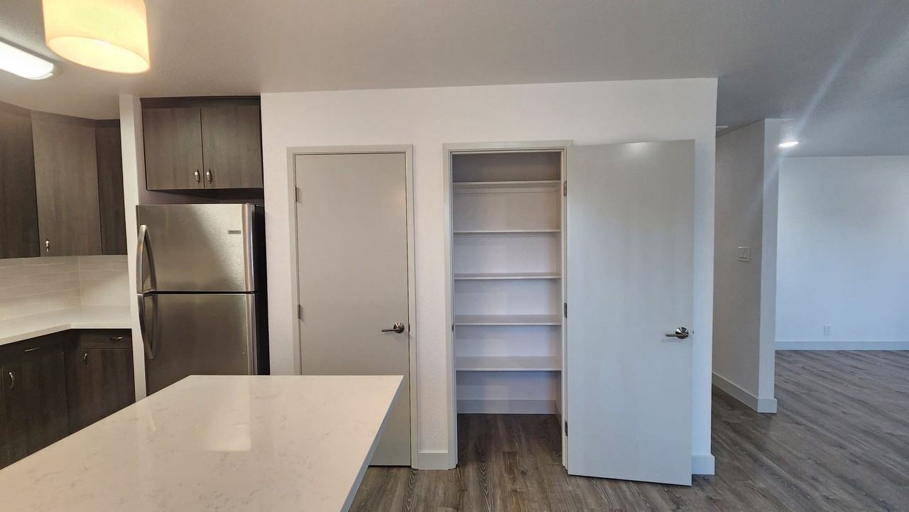 Towne House South Hills - Photo 6 of 50