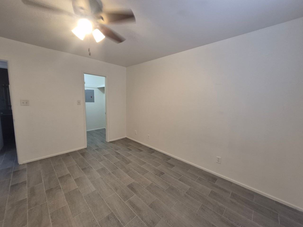 Las Palmas Apartments - Photo 7 of 22