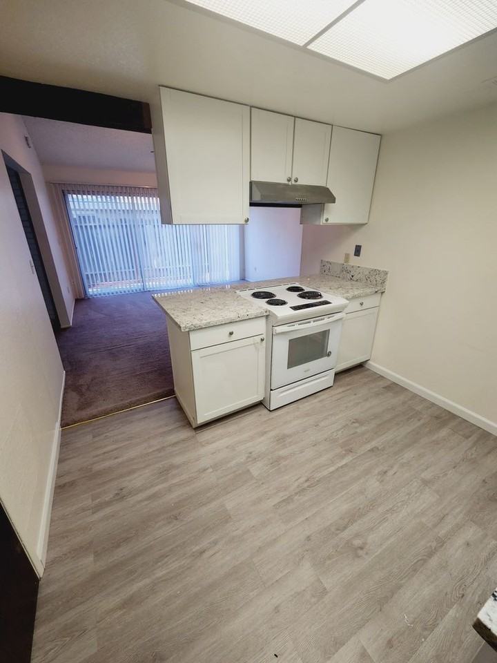5248 Arbardee Dr - Photo 4 of 12