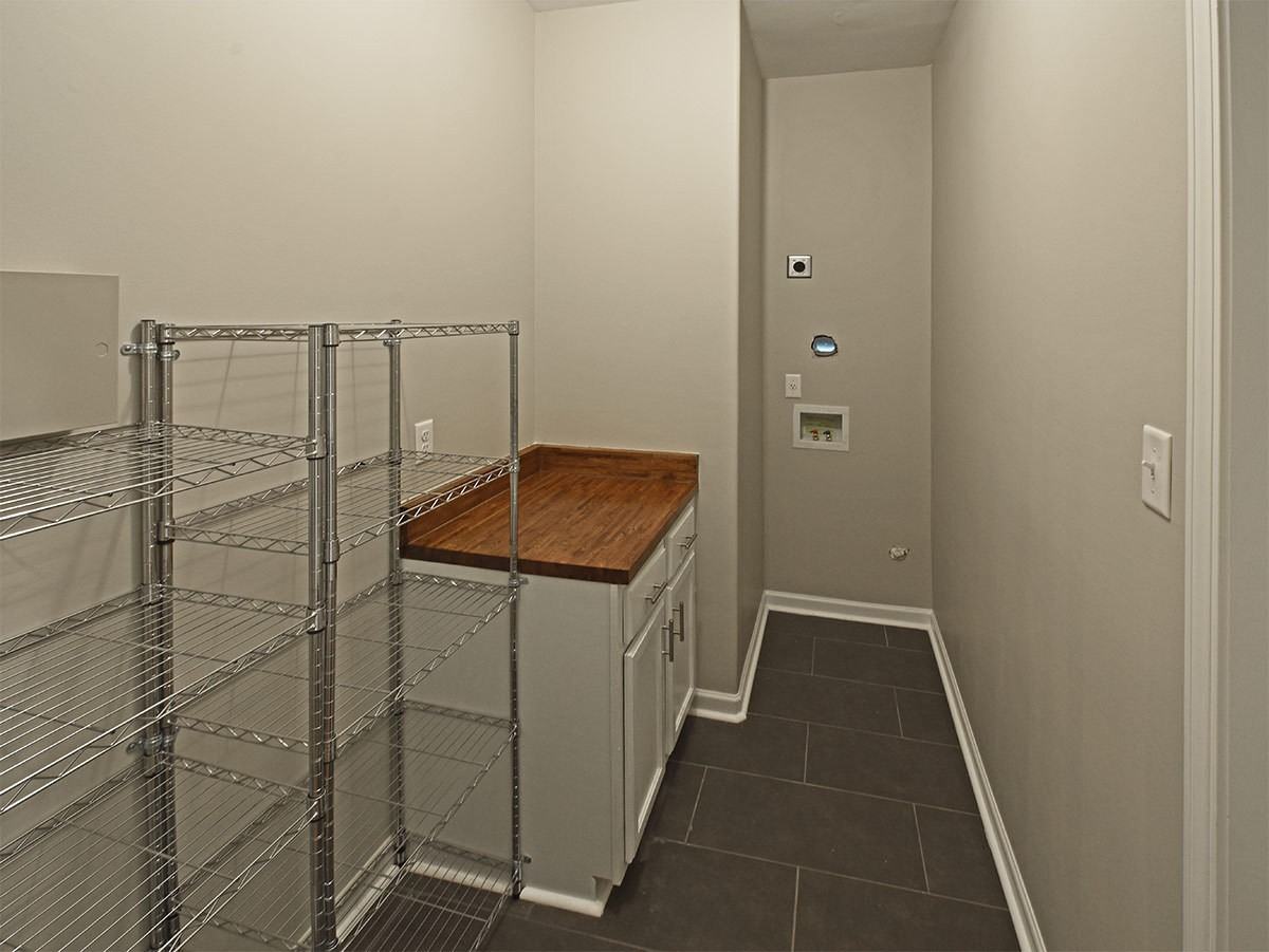 1556 Tutwiler Ave - Photo 7 of 9