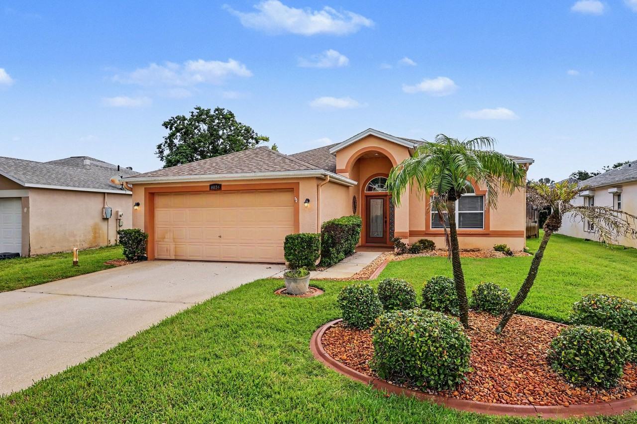 8056 Bracken Ln