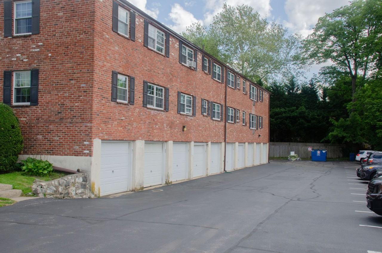Brynfield Apartments - Photo 4 of 22