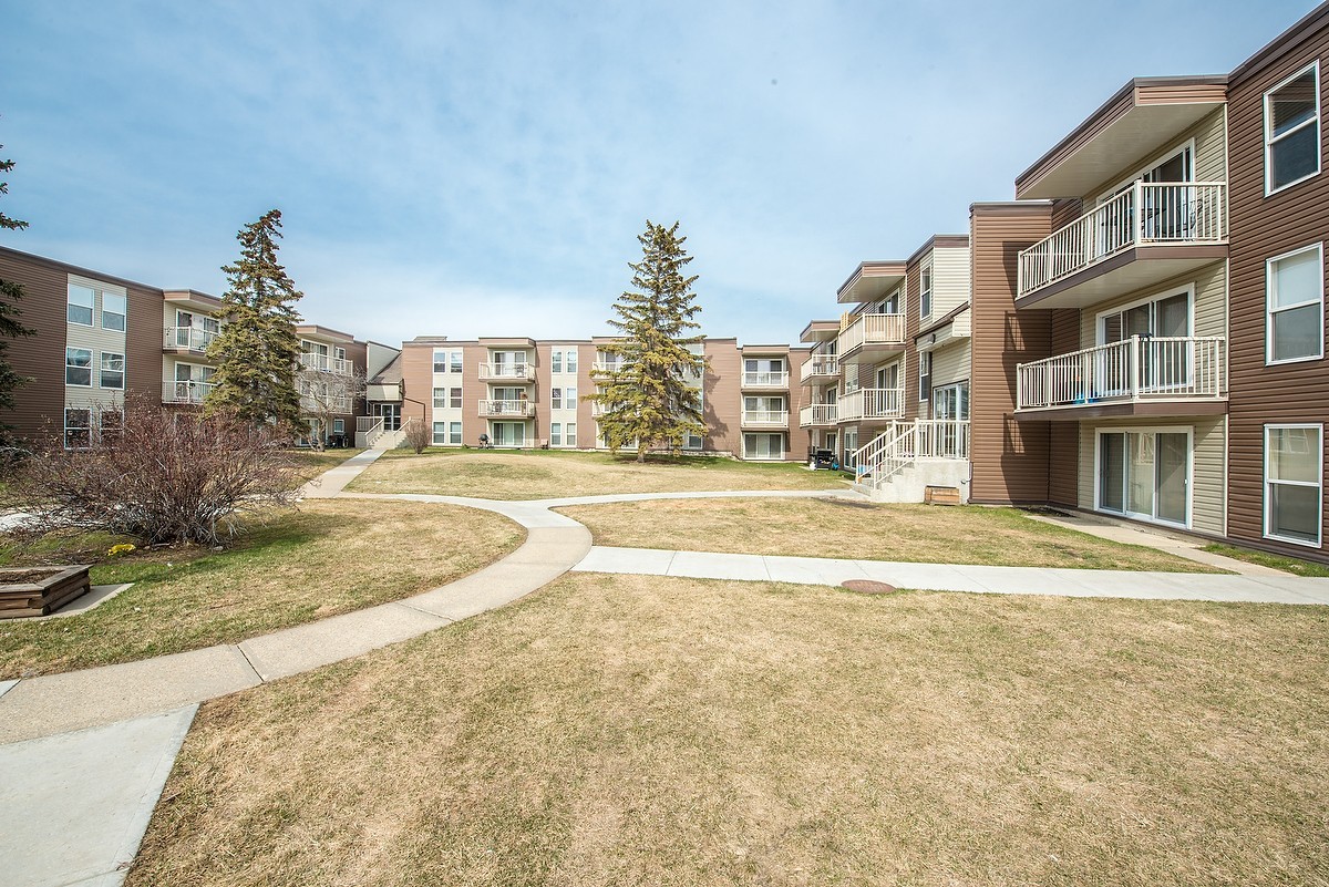 Londonderry Heights - Photo 2 of 25
