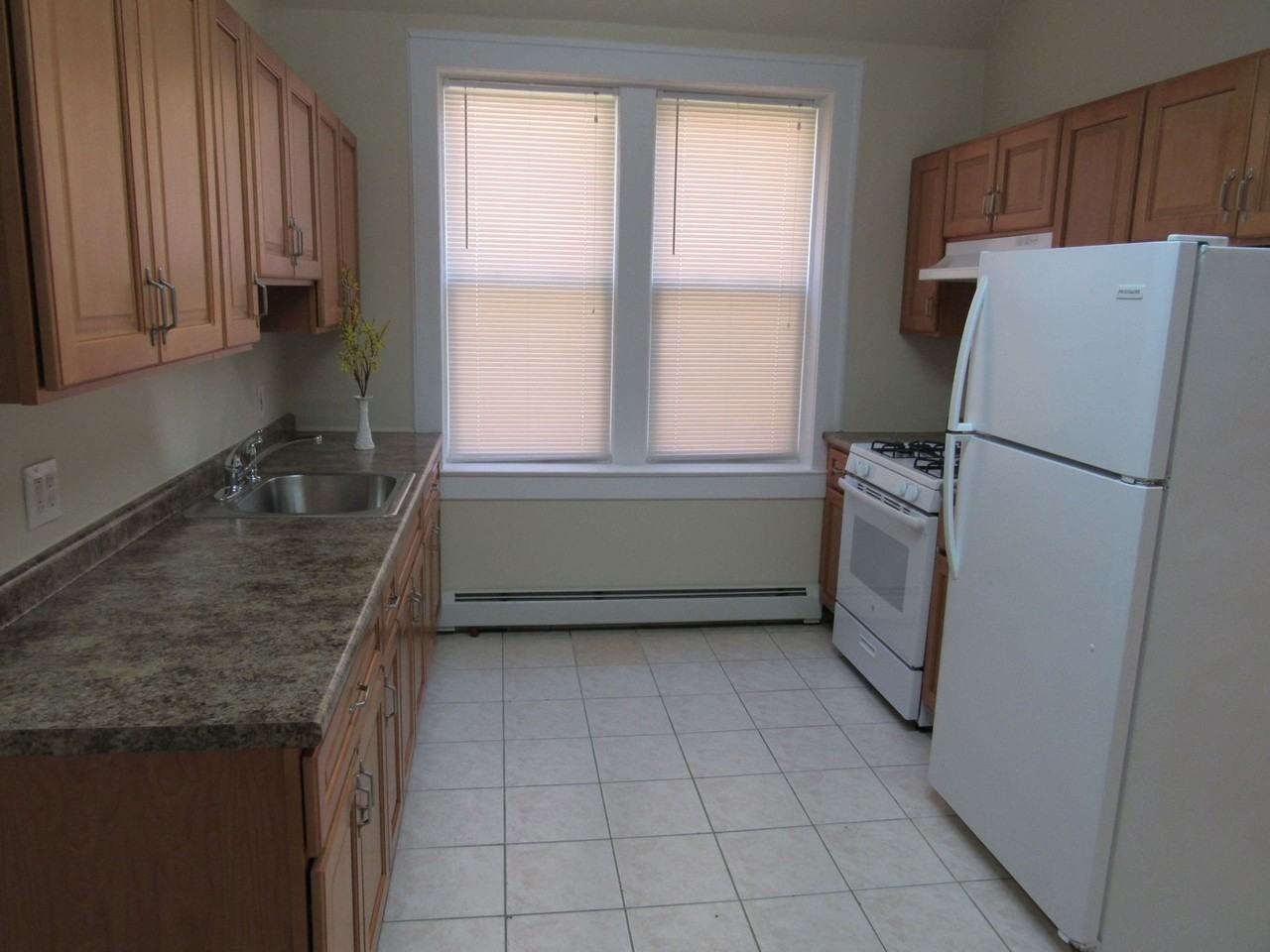 45 Watson Ave #1R - Photo 3 of 18