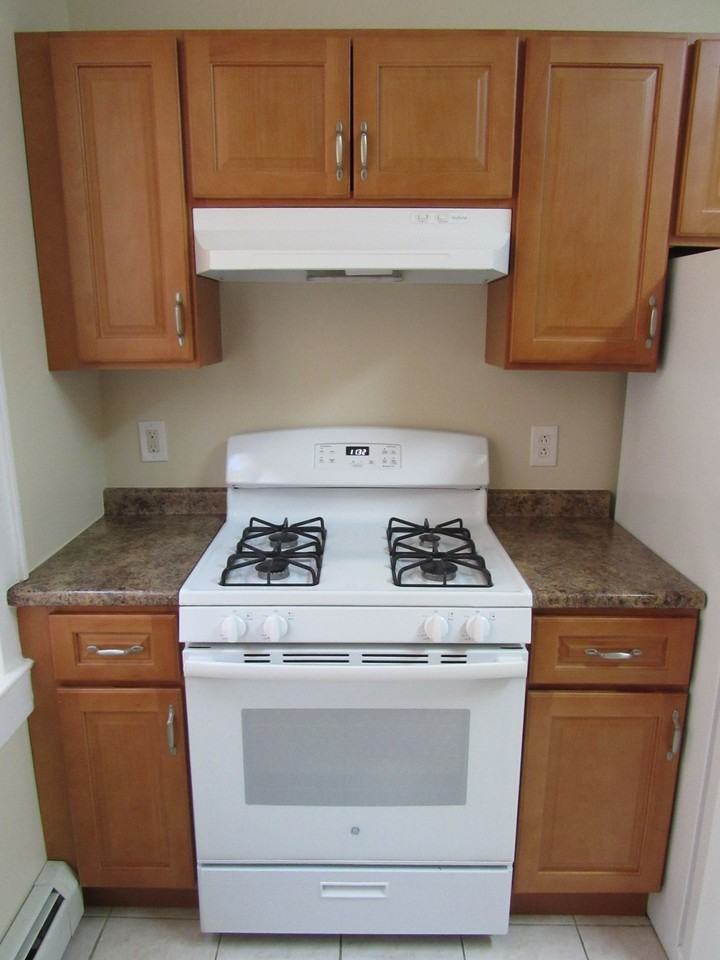 45 Watson Ave #1R - Photo 4 of 18