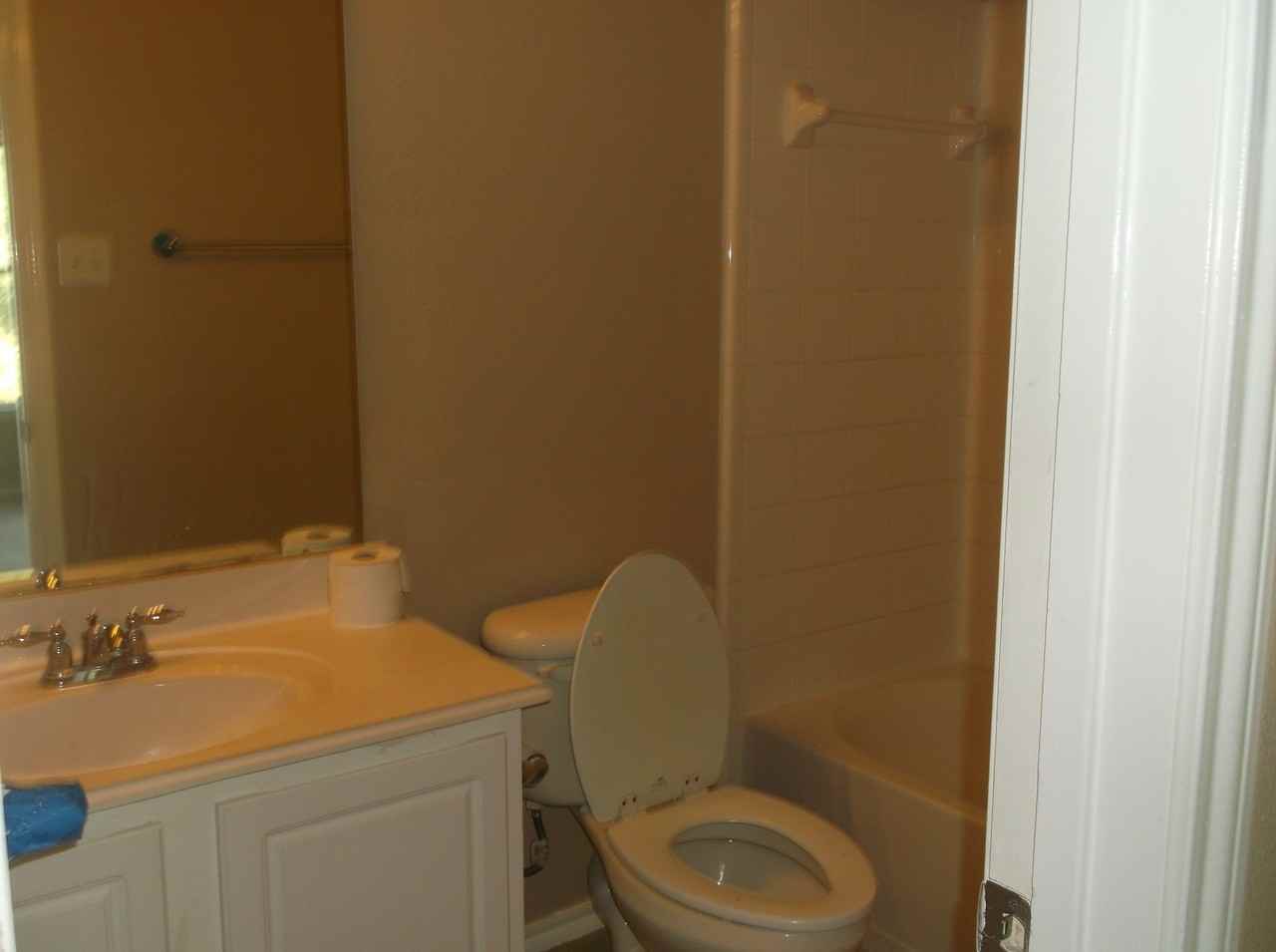 16107 Sandy Path Ln - Photo 3 of 9
