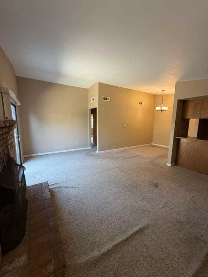 1643 Ashley Ave - Photo 3 of 10