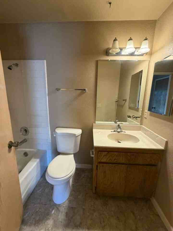 1643 Ashley Ave - Photo 6 of 10