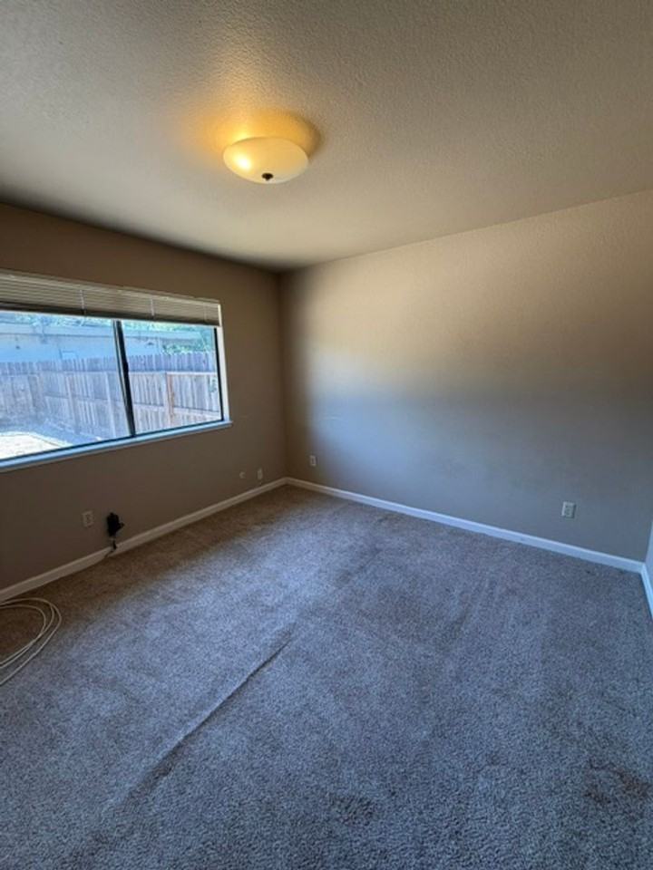 1643 Ashley Ave - Photo 7 of 10
