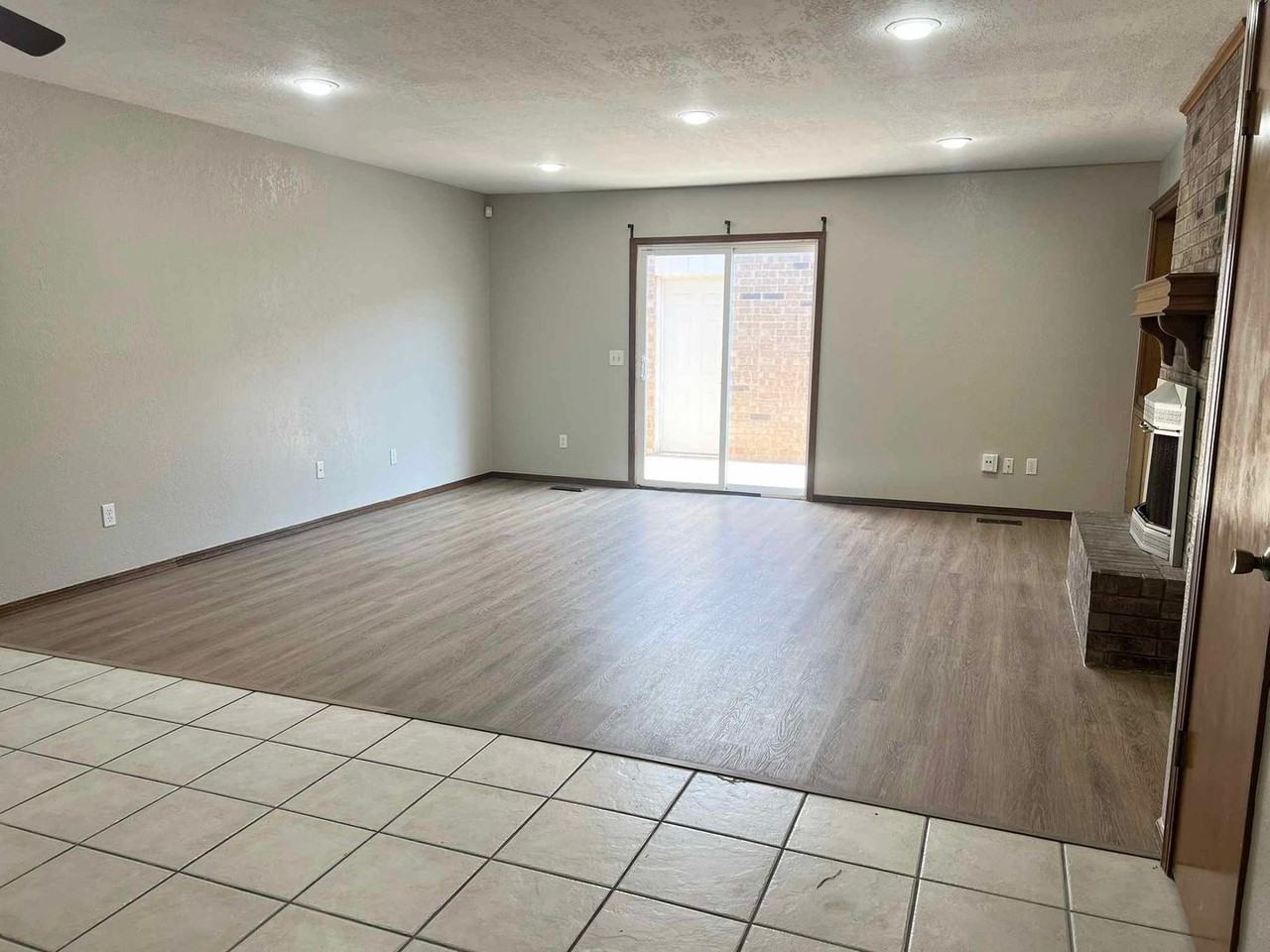 2105 Nw 118th Ter - Photo 2 of 17