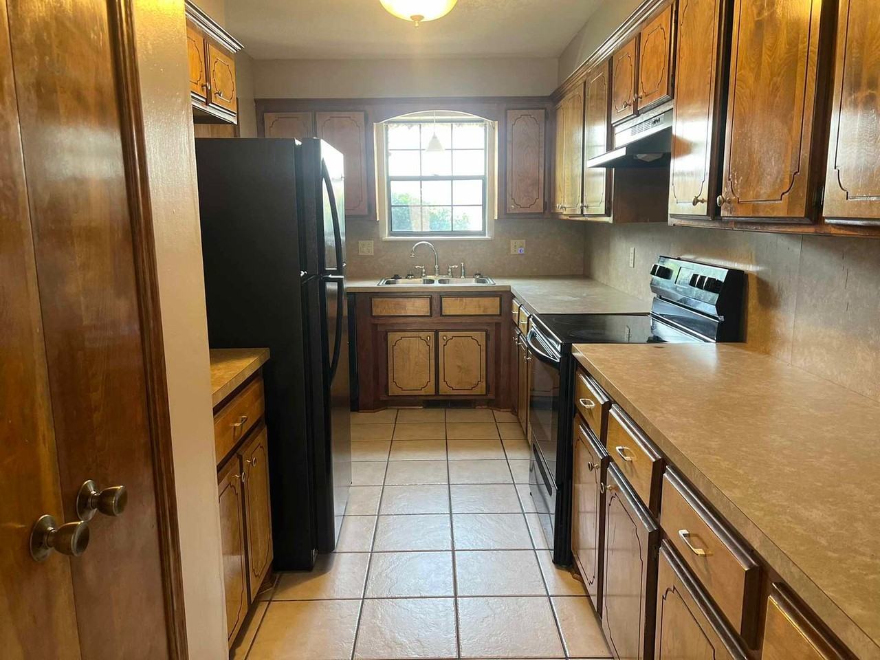 2105 Nw 118th Ter - Photo 5 of 17