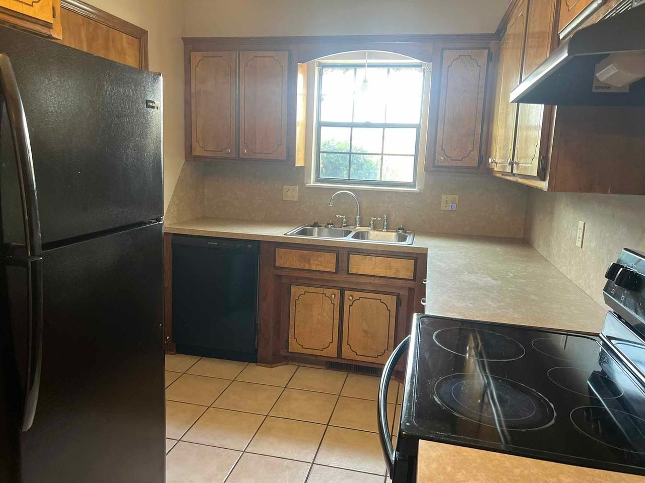 2105 Nw 118th Ter - Photo 6 of 17