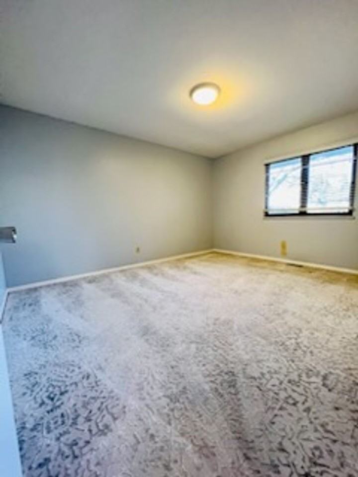73 Mccarthy Dr - Photo 2 of 10