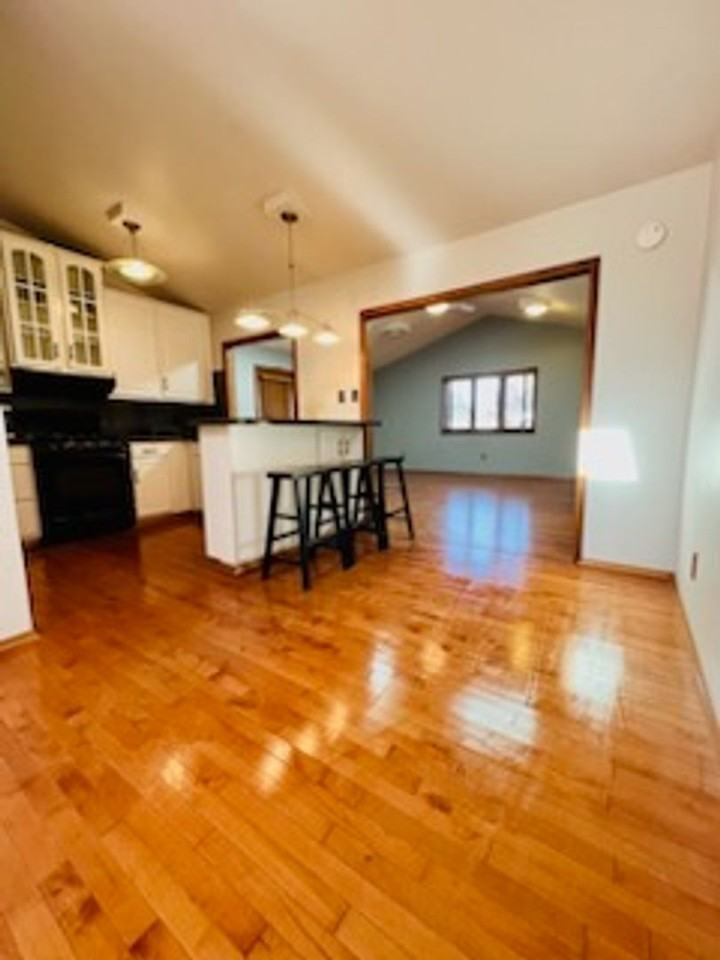 73 Mccarthy Dr - Photo 4 of 10