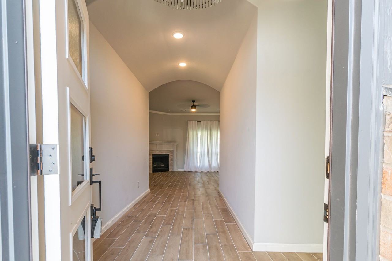 4200 Nw 156th Ter - Photo 3 of 38