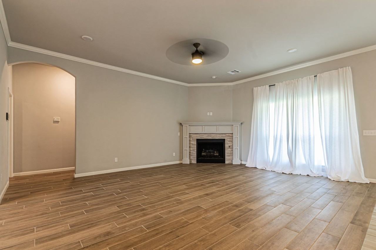4200 Nw 156th Ter - Photo 4 of 38