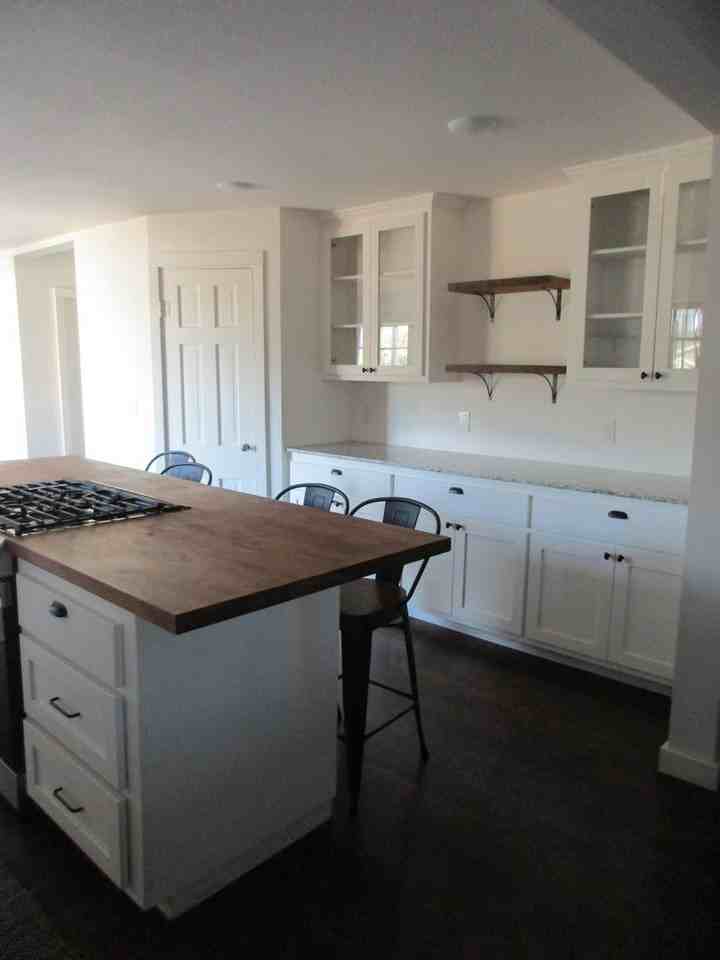 604 S Spring St - Photo 7 of 44