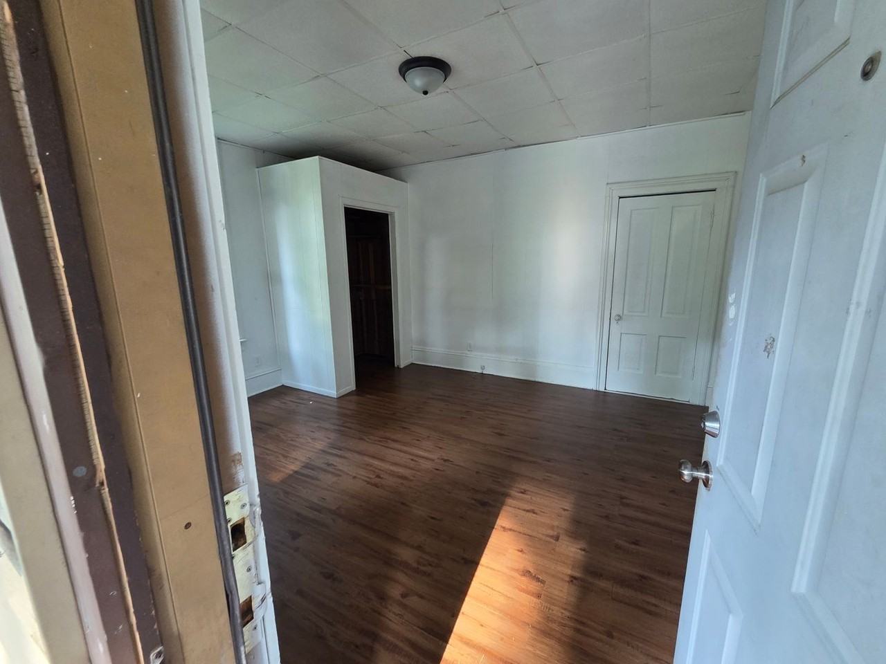 1137 N 4th St - Photo 2 of 10