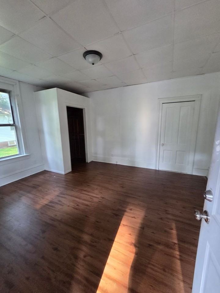1137 N 4th St - Photo 4 of 10
