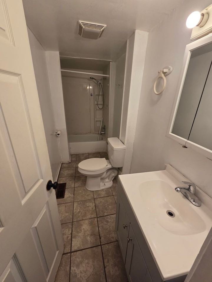 1137 N 4th St - Photo 7 of 8