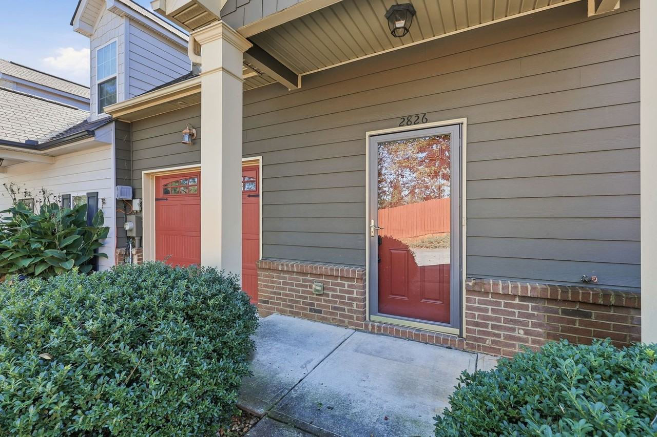 2826 2826 Fox Wood Lane - 2826 Fox Wood Lane - Photo 2 of 31