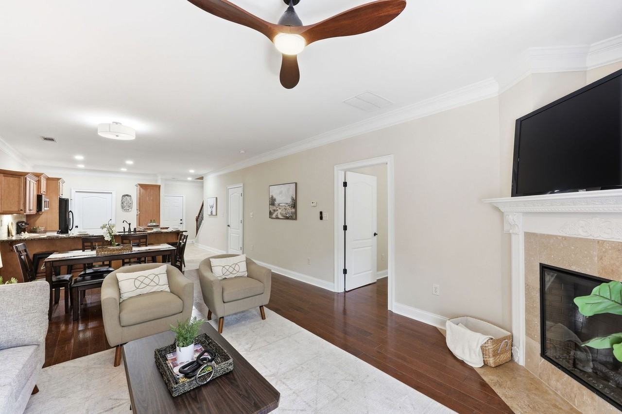2826 2826 Fox Wood Lane - 2826 Fox Wood Lane - Photo 5 of 31