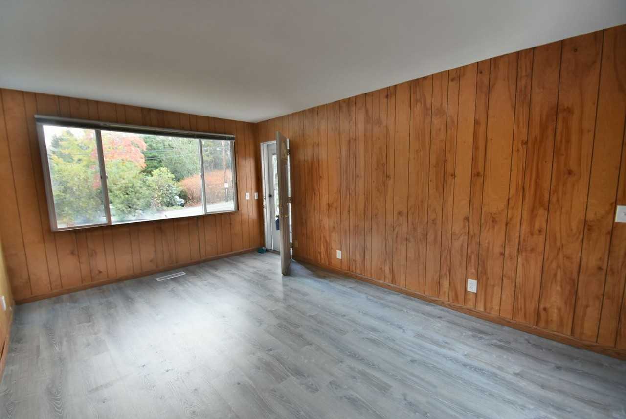 5522 Ne 193rd St - Photo 3 of 13