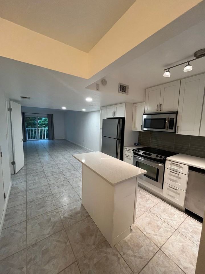 1510 Ocean Shore Blvd - Photo 4 of 16