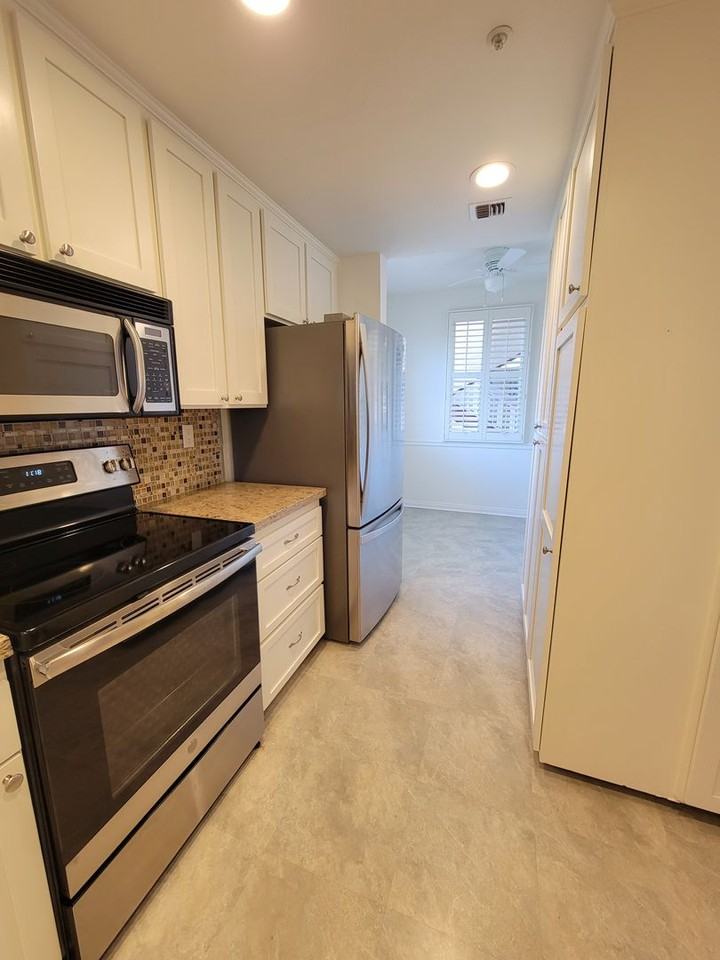 4701 Date Ave - Photo 5 of 16