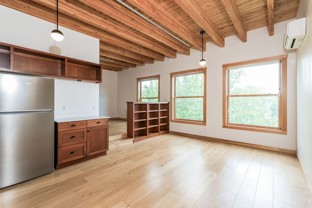 1515N - Photo 1 of 1